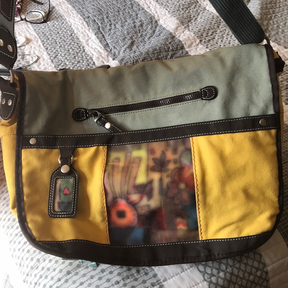 Sherpani Messenger Bag